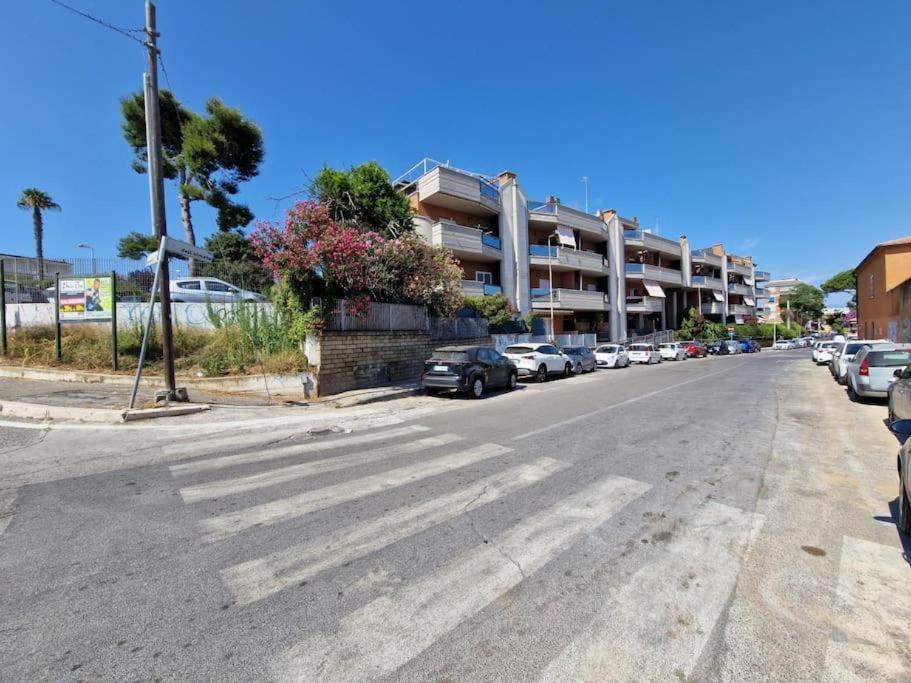 Terrazza A Nettuno E Chiesa Giubilare Santa Maria Goretti Dış mekan fotoğraf