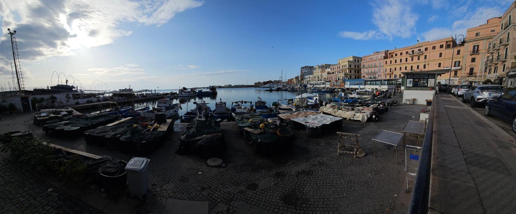 Terrazza A Nettuno E Chiesa Giubilare Santa Maria Goretti Dış mekan fotoğraf