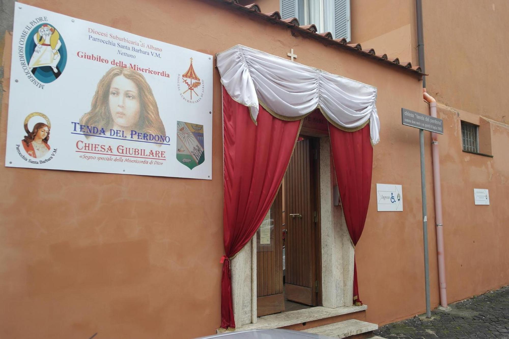 Terrazza A Nettuno E Chiesa Giubilare Santa Maria Goretti Dış mekan fotoğraf